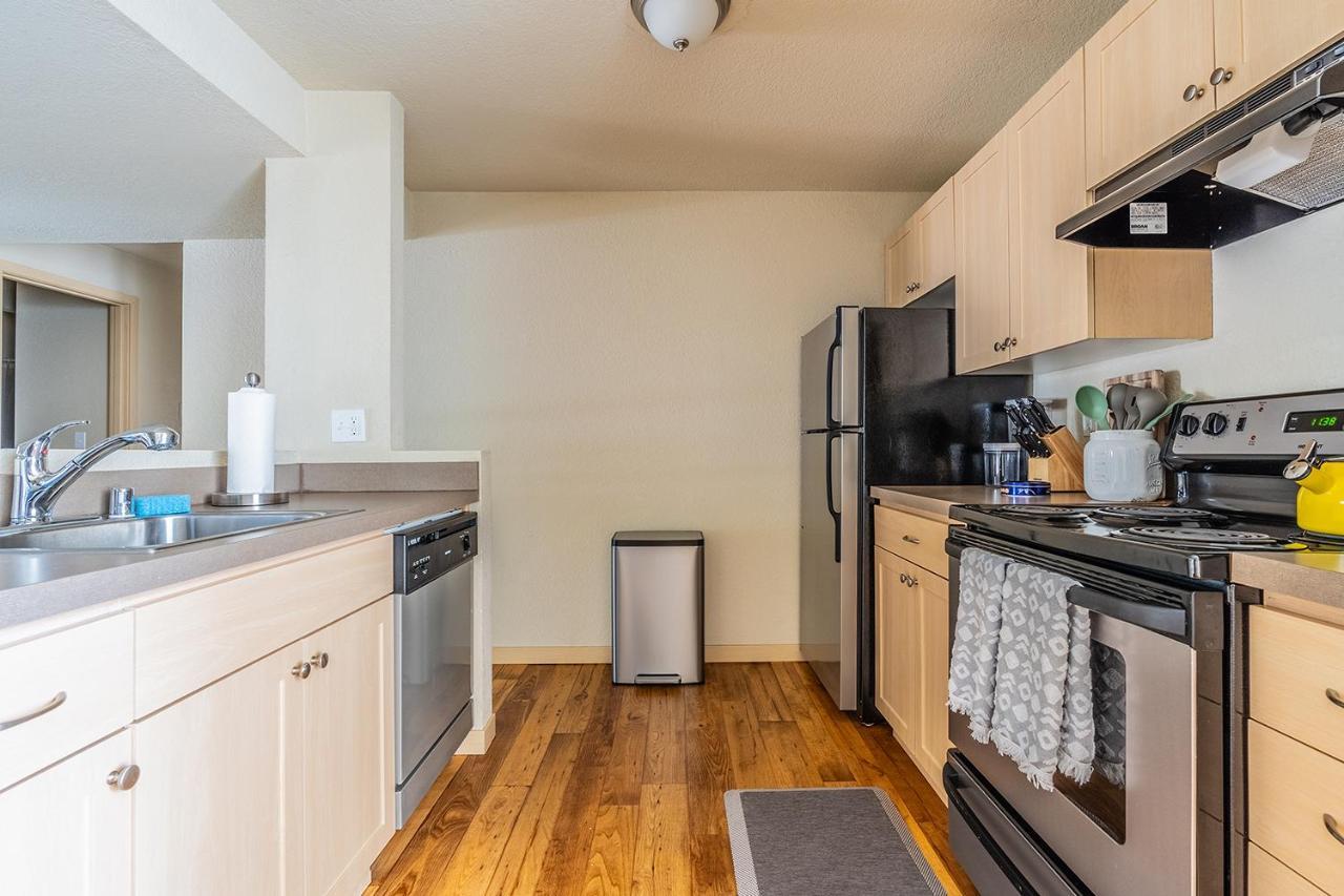 Beautiful And Cozy One Bedroom Apartment -Wifi, Bbq, Patio, Dog Park, Close To Greenlake And Northgate ซีแอตเทิล ภายนอก รูปภาพ